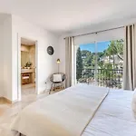 New Spacious Townhouse In Marbella