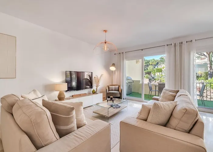 New Spacious Townhouse In Marbella