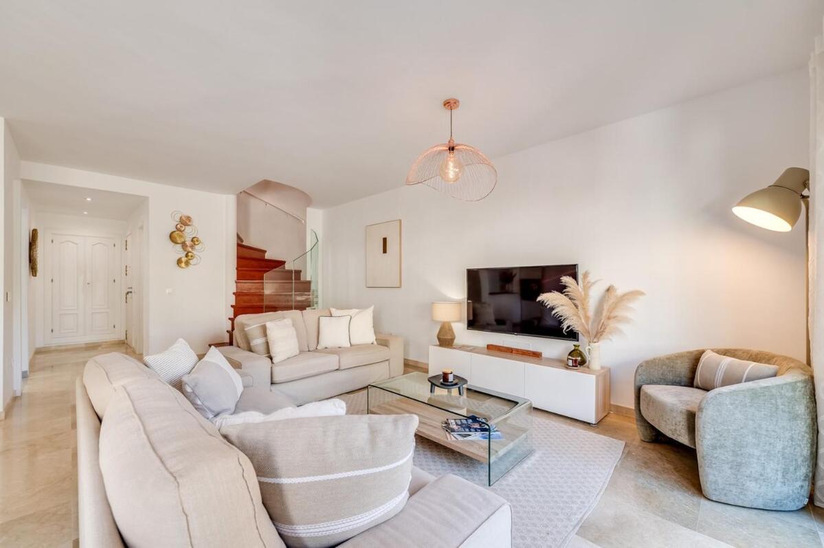 New Spacious Townhouse In Appartamento