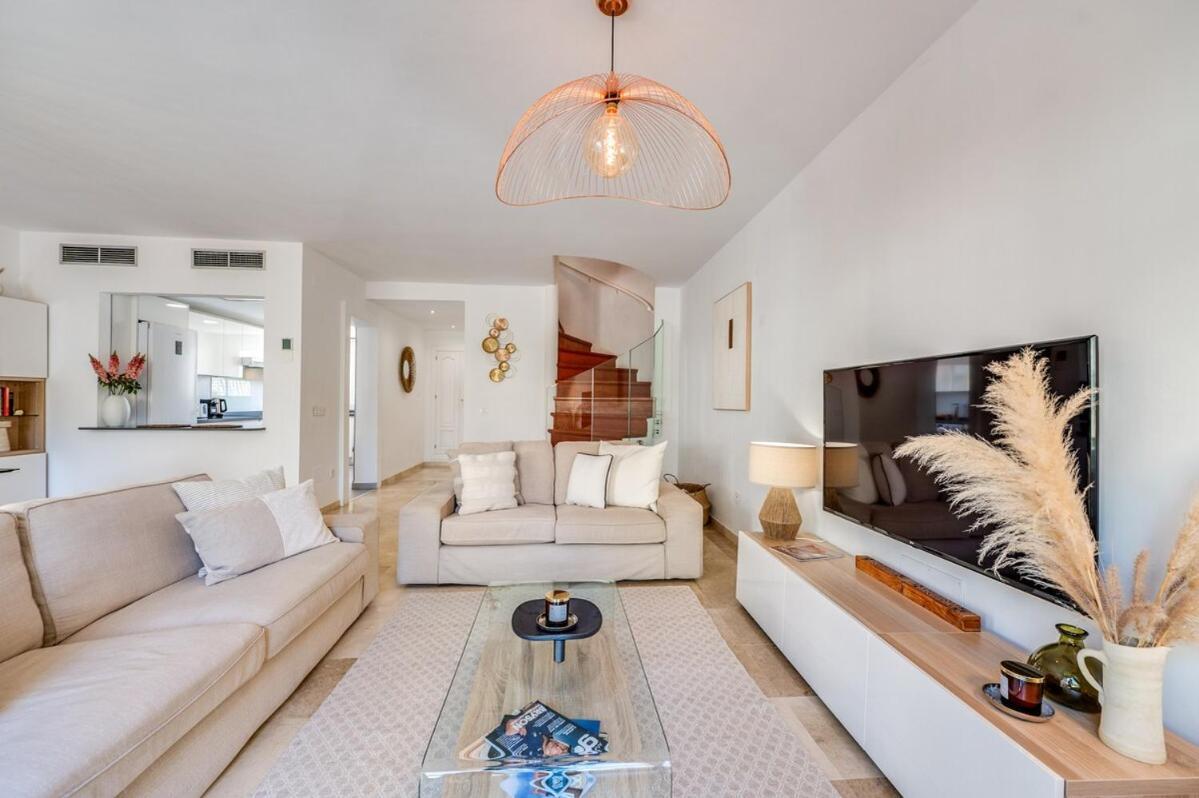 Appartamento New Spacious Townhouse In Marbella