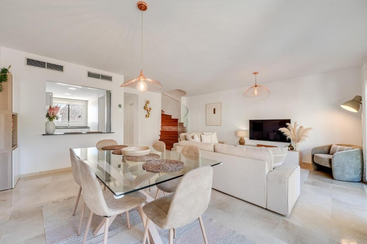 New Spacious Townhouse In * Marbella
