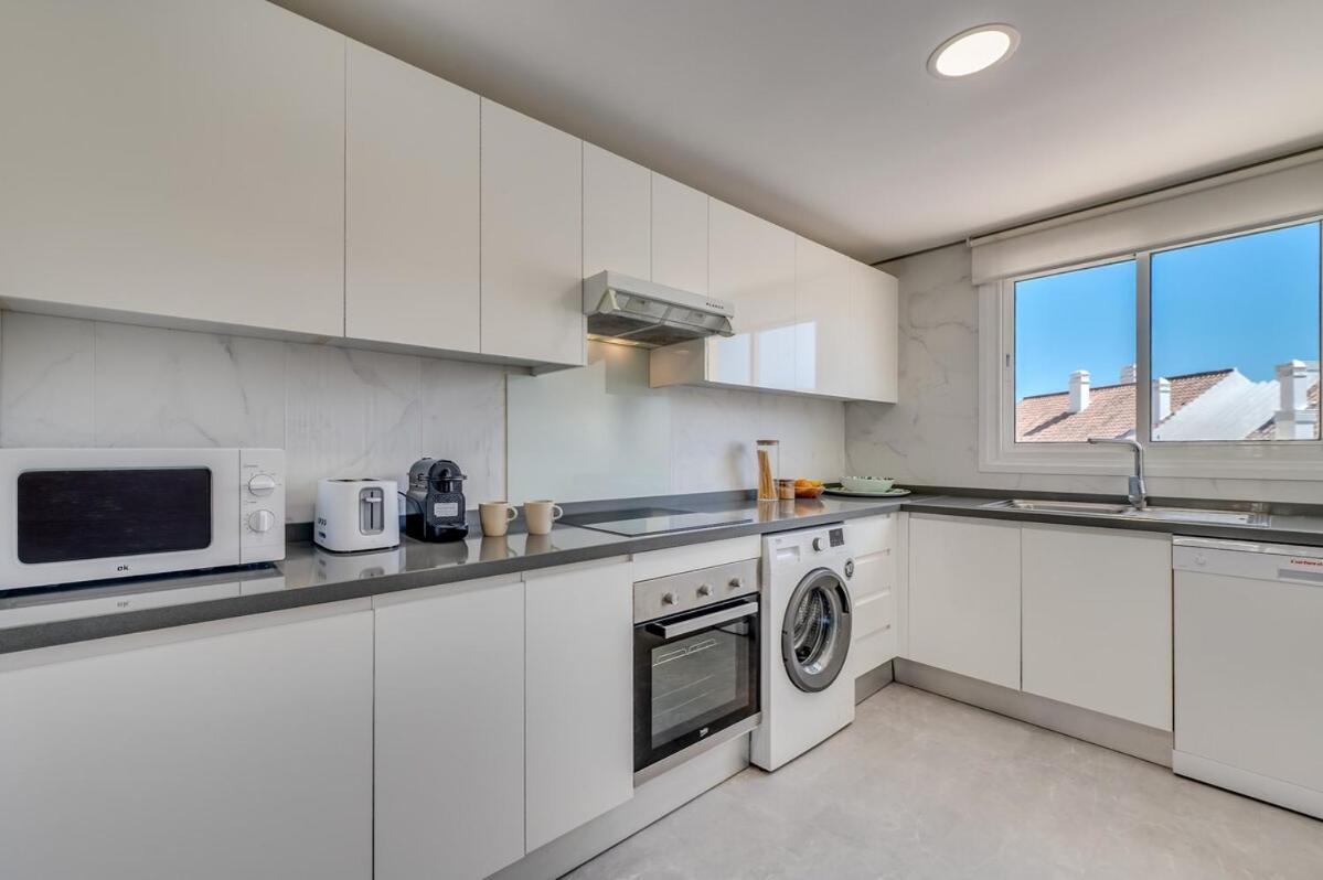 New Spacious Townhouse In *