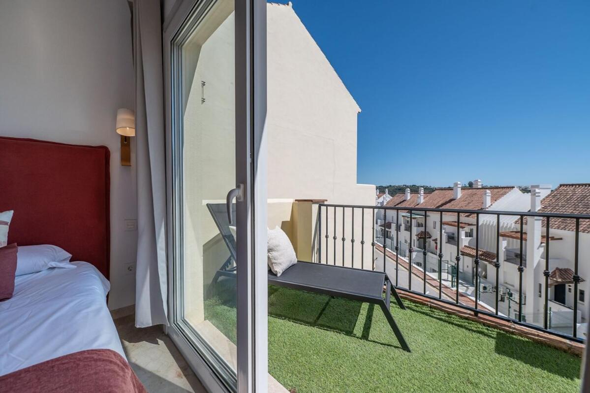 New Spacious Townhouse In Appartement