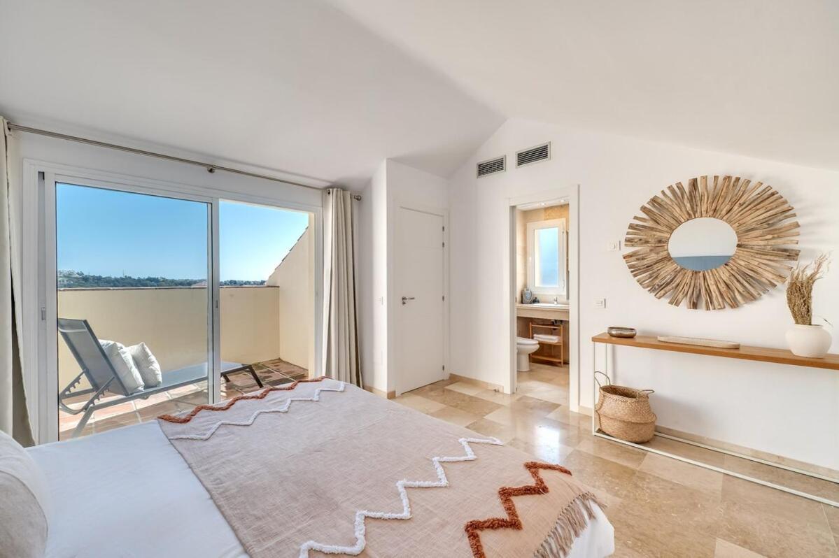 New Spacious Townhouse In Appartement *